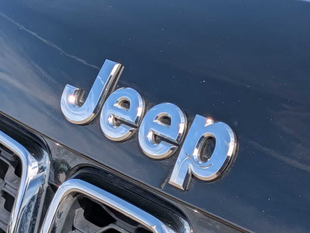Certified 2022 Jeep Grand Cherokee Limited w/ Trailer Tow Group IV AWD/4WD image 12