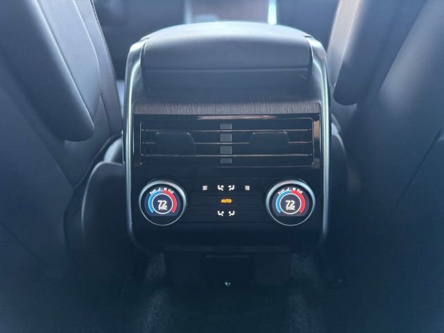 Used 2025 Land Rover Range Rover SE image 21