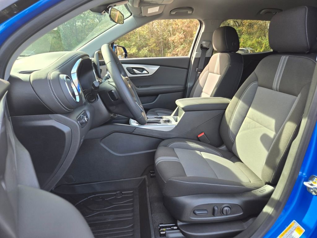 New 2025 Chevrolet Blazer LT image 12