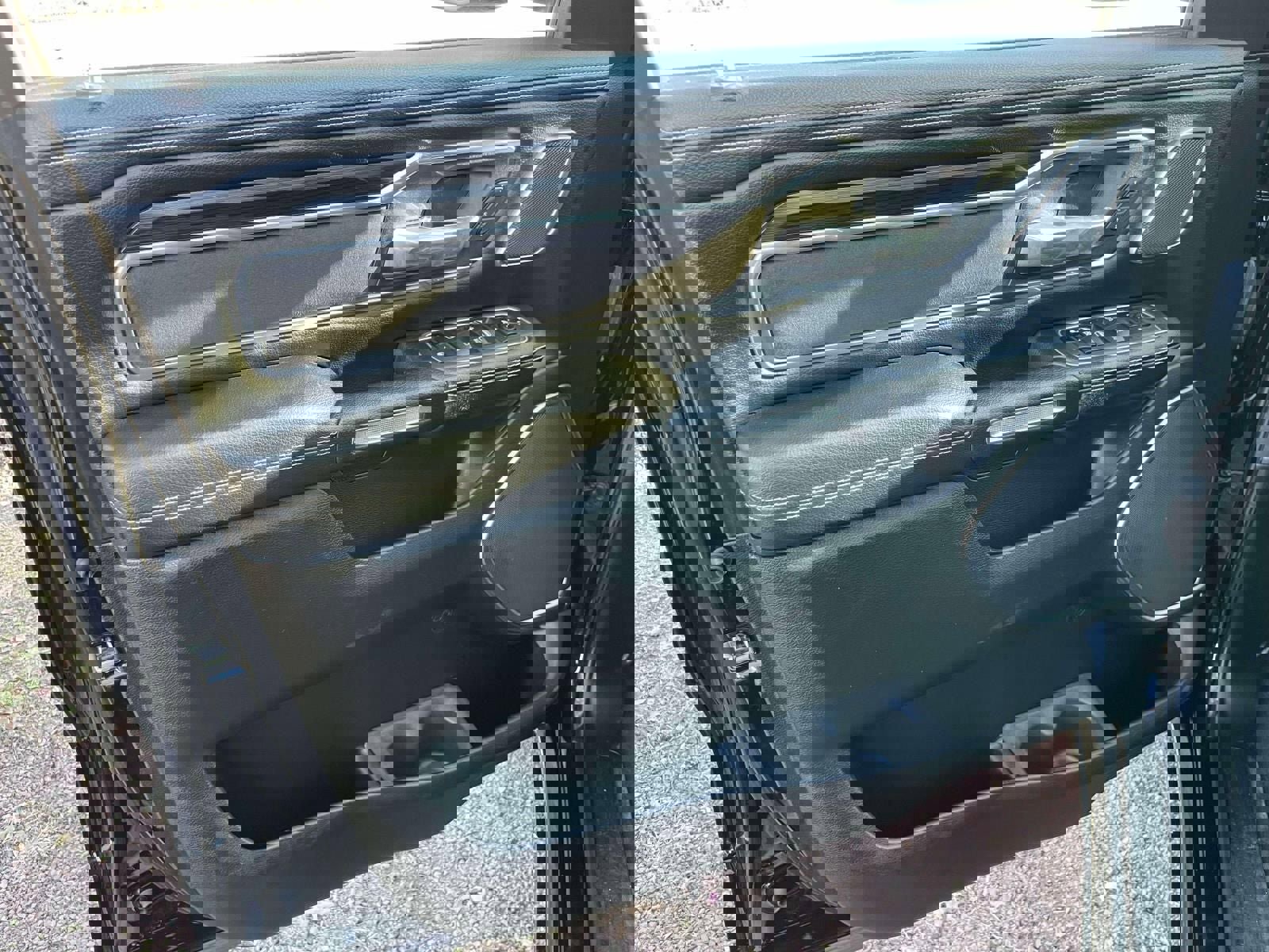 Used 2023 RAM 1500 Laramie image 17