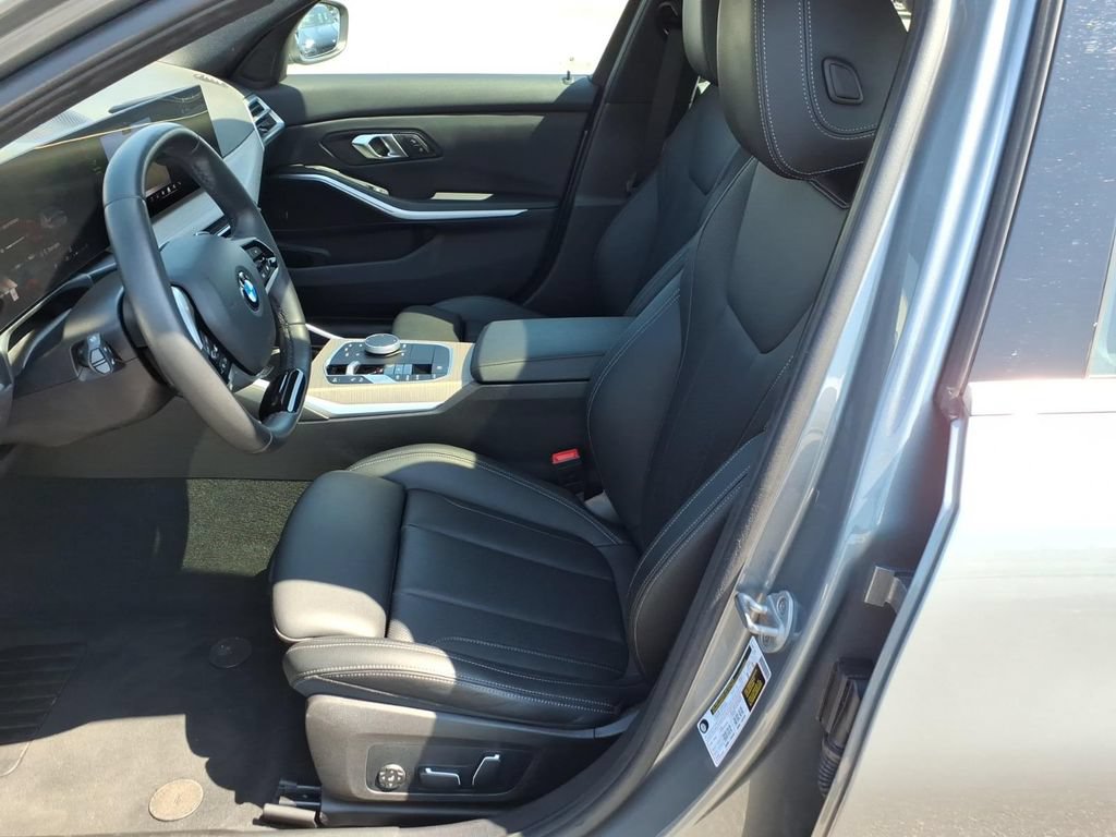 Used 2025 BMW 330i Sedan RWD image 9