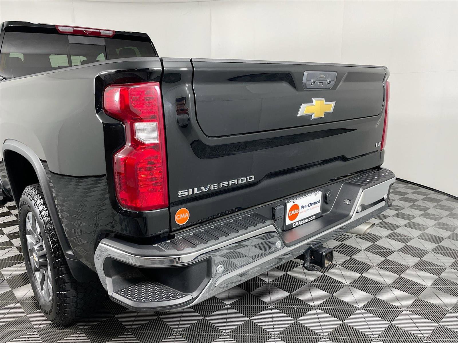 Used 2025 Chevrolet Silverado 2500 LT w/ Safety Package image 7