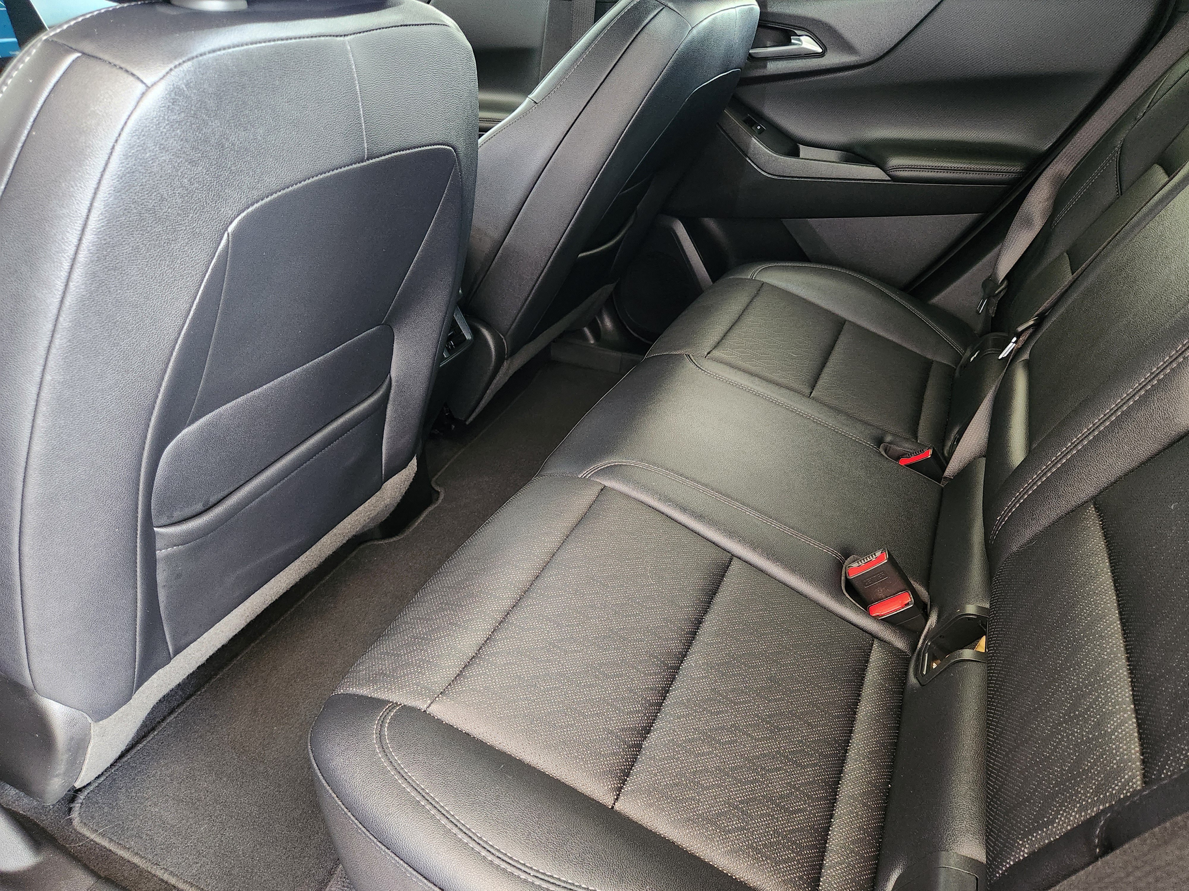 Used 2025 Chevrolet Equinox LT w/ Convenience Package II FWD image 31