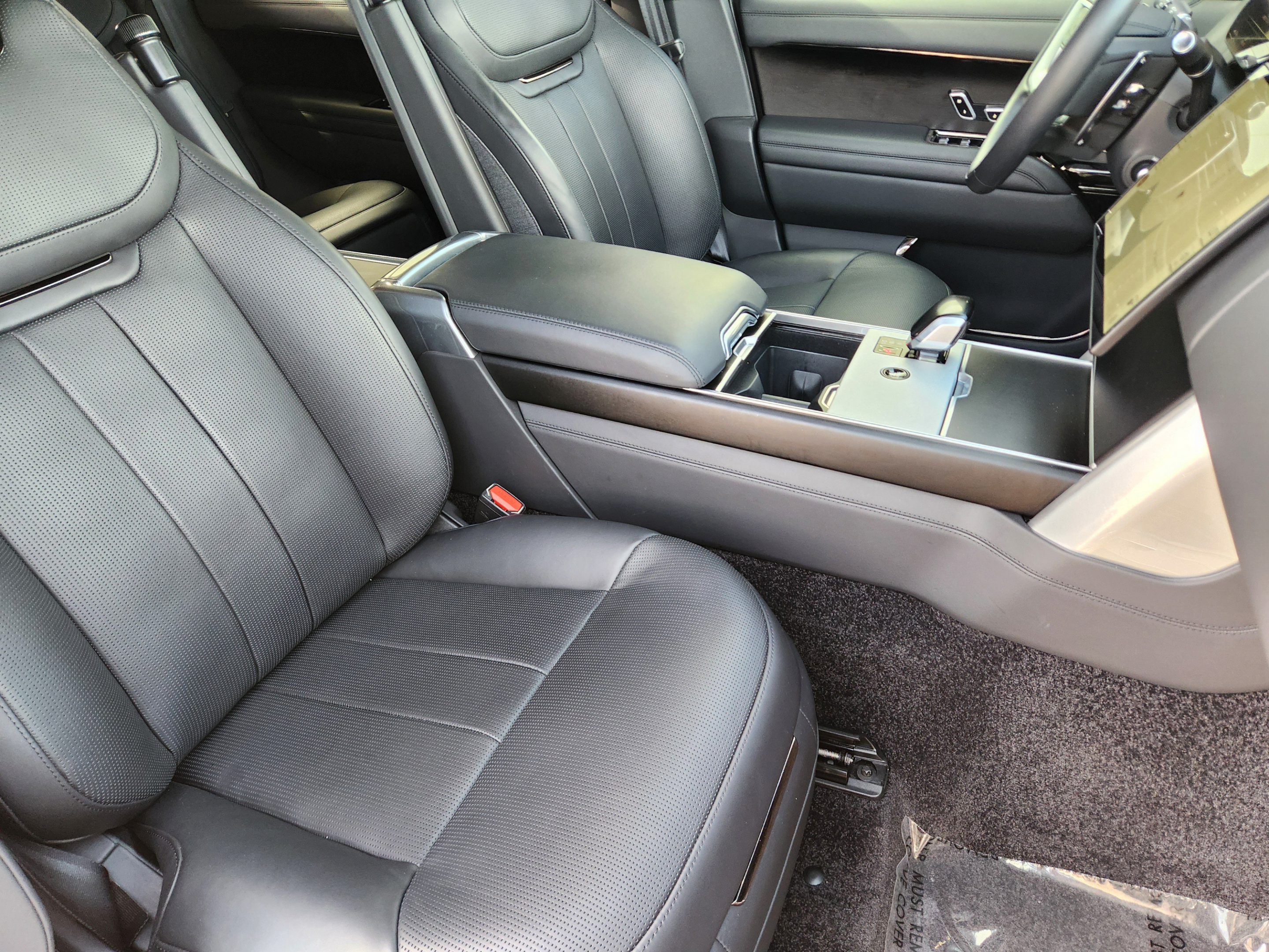Certified 2024 Land Rover Range Rover SV AWD/4WD image 9