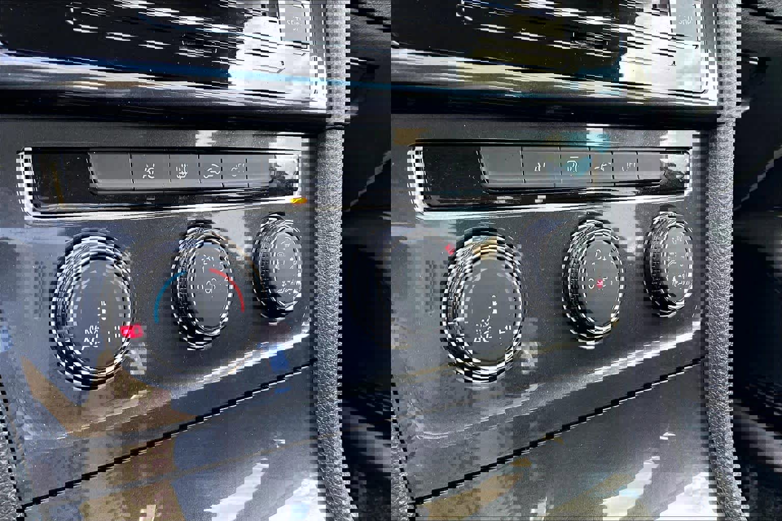 Used 2019 Volkswagen Golf S image 33