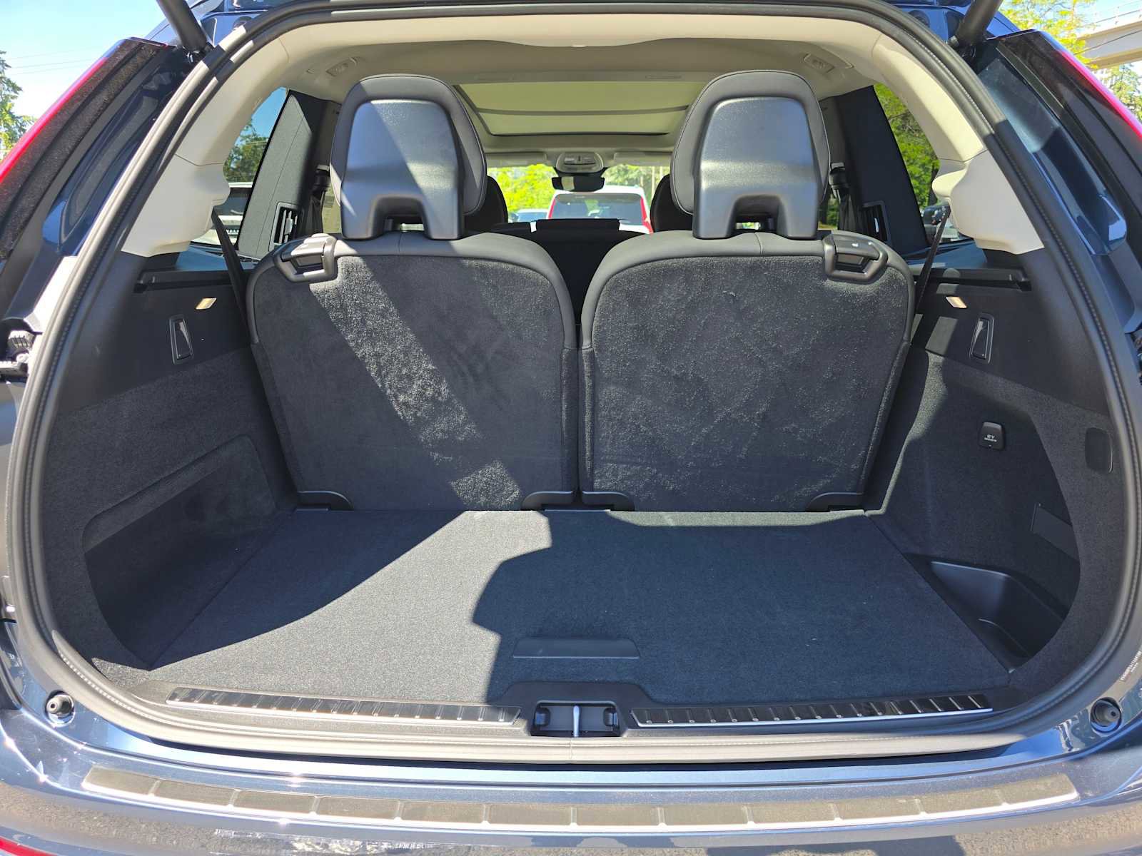 New 2026 Volvo XC90 T8 Plus w/ Protection Package Premier AWD/4WD image 14