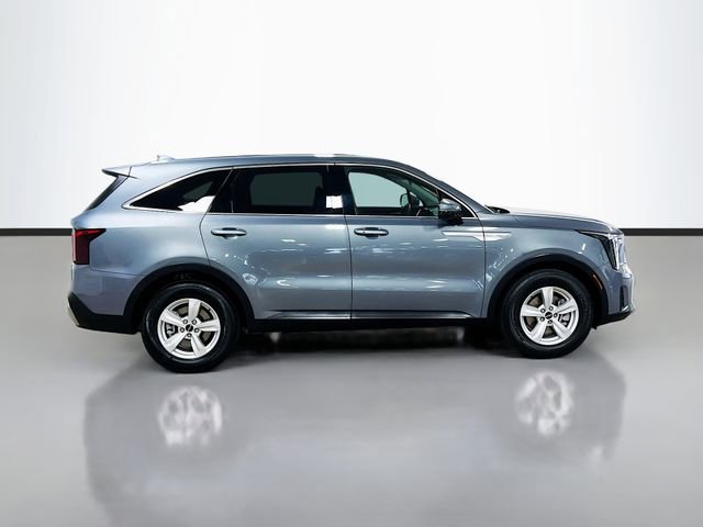 Certified 2025 Kia Sorento LX FWD image 8