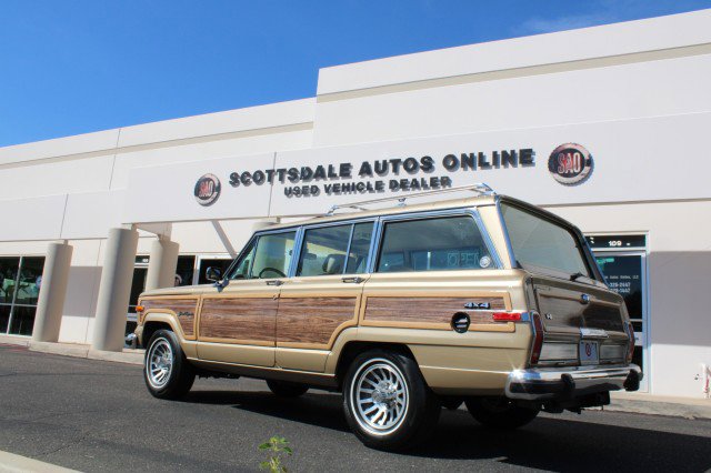 Used 1990 Jeep Grand Wagoneer image 14