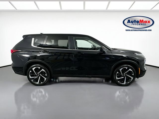 Used 2023 Mitsubishi Outlander SE image 9