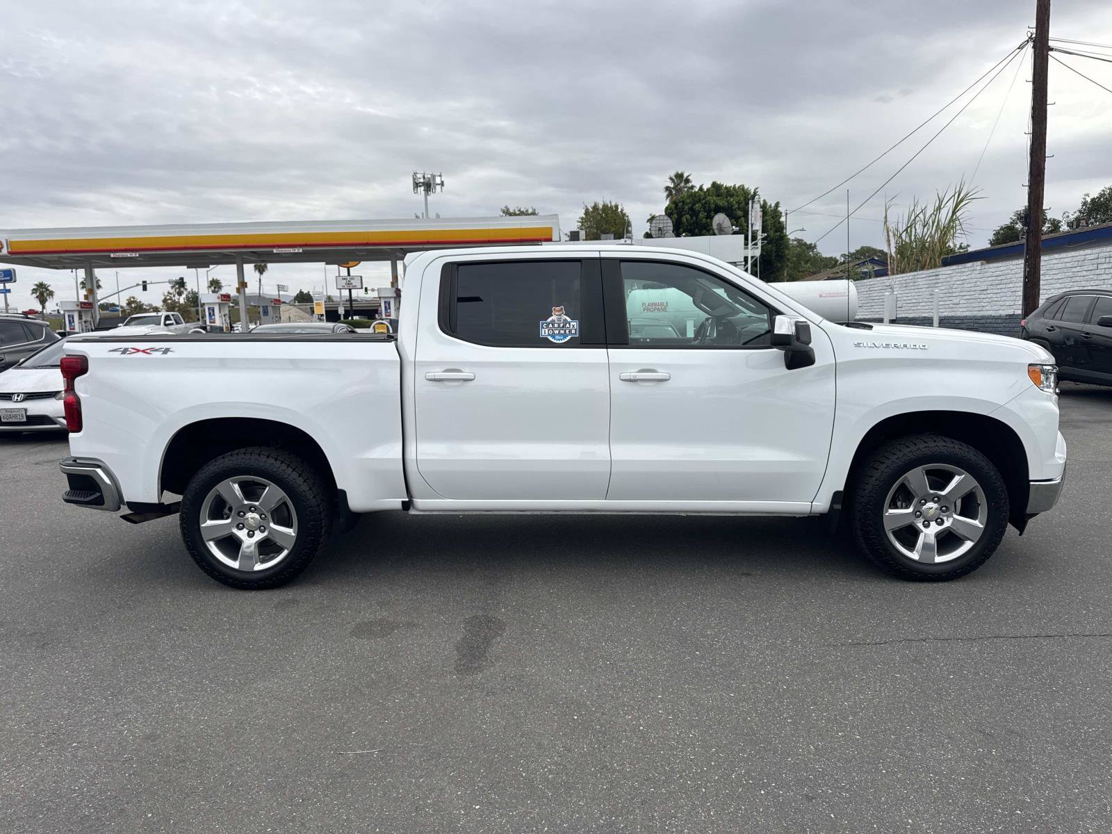 Used 2022 Chevrolet Silverado 1500 LT AWD/4WD image 4