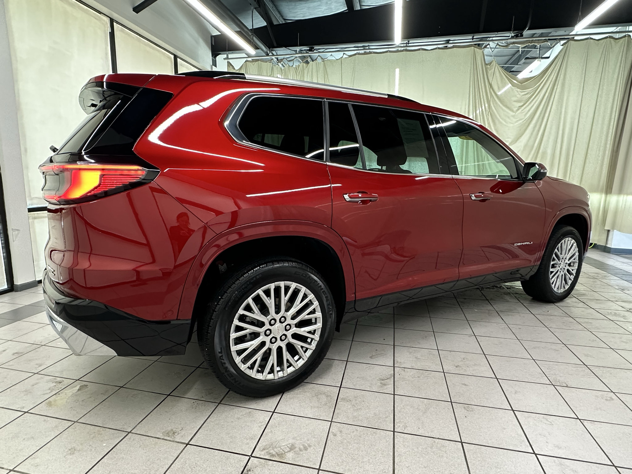 Certified 2026 GMC Acadia Denali w/ Super Cruise Package AWD/4WD image 3