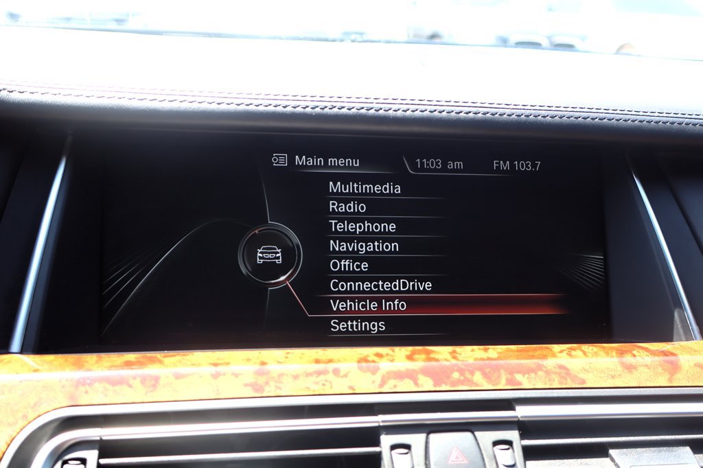 Used 2014 BMW 750Li xDrive AWD/4WD image 24