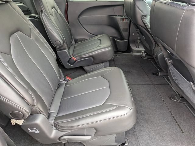 New 2027 Chrysler Pacifica Select FWD image 30