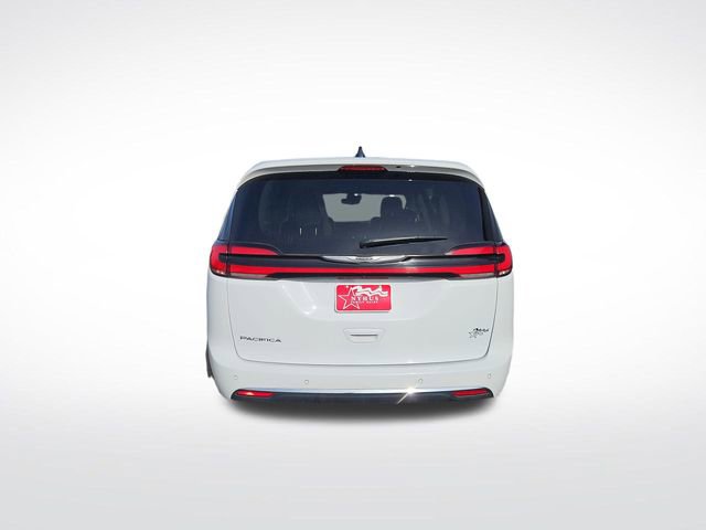 Used 2023 Chrysler Pacifica Touring-L FWD image 8