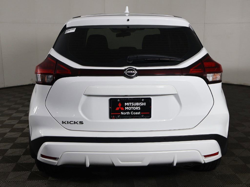 Used 2023 Nissan Kicks S image 9