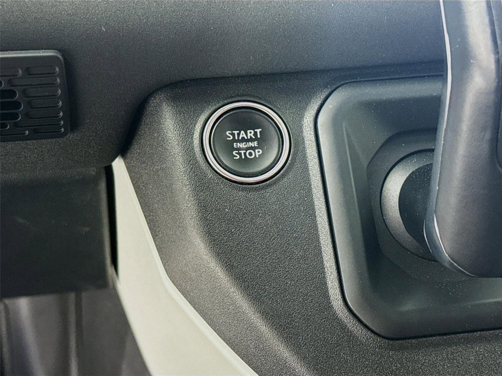 Used 2023 Land Rover Defender 130 S image 17