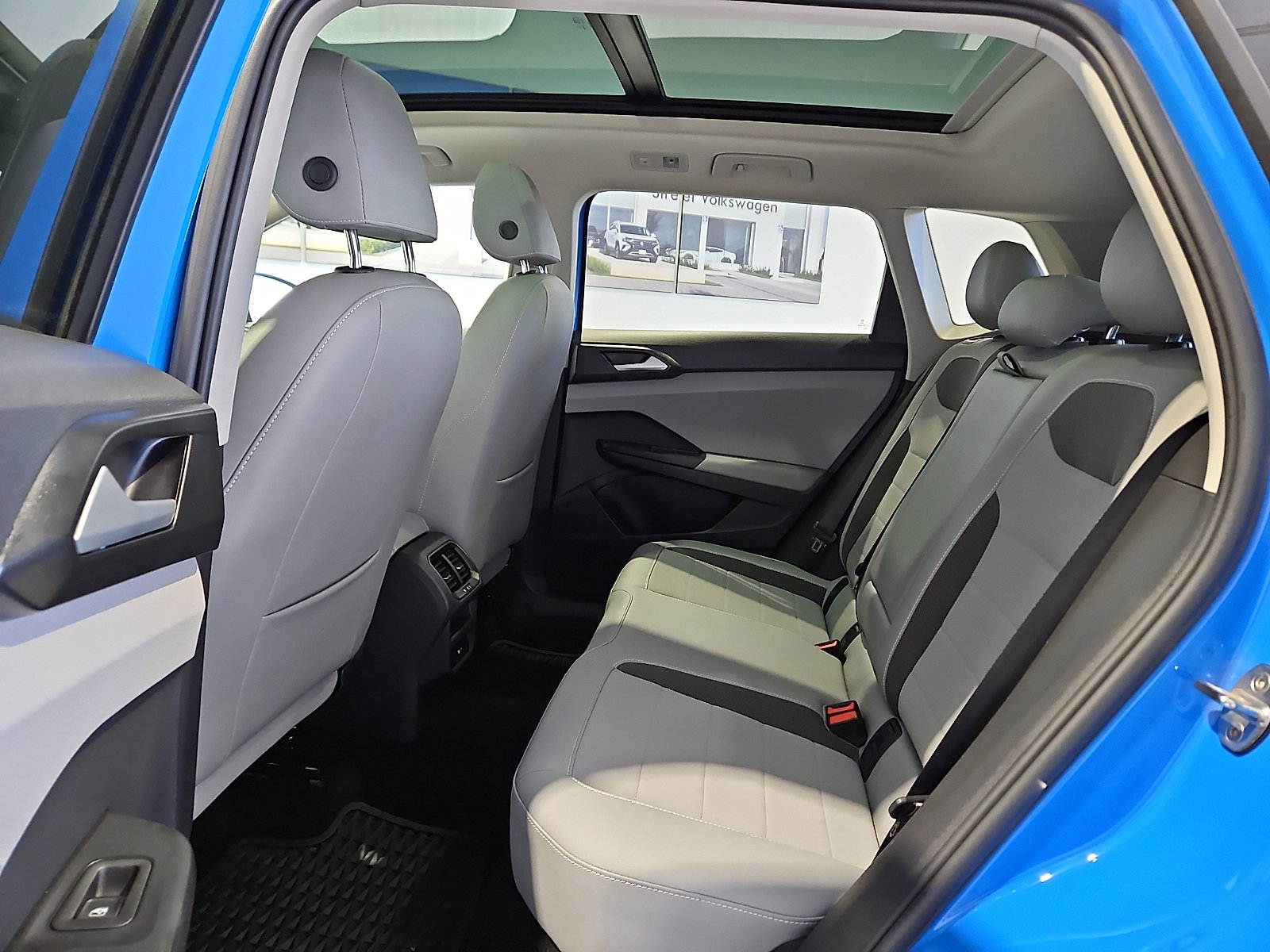 Used 2022 Volkswagen Taos SE image 8