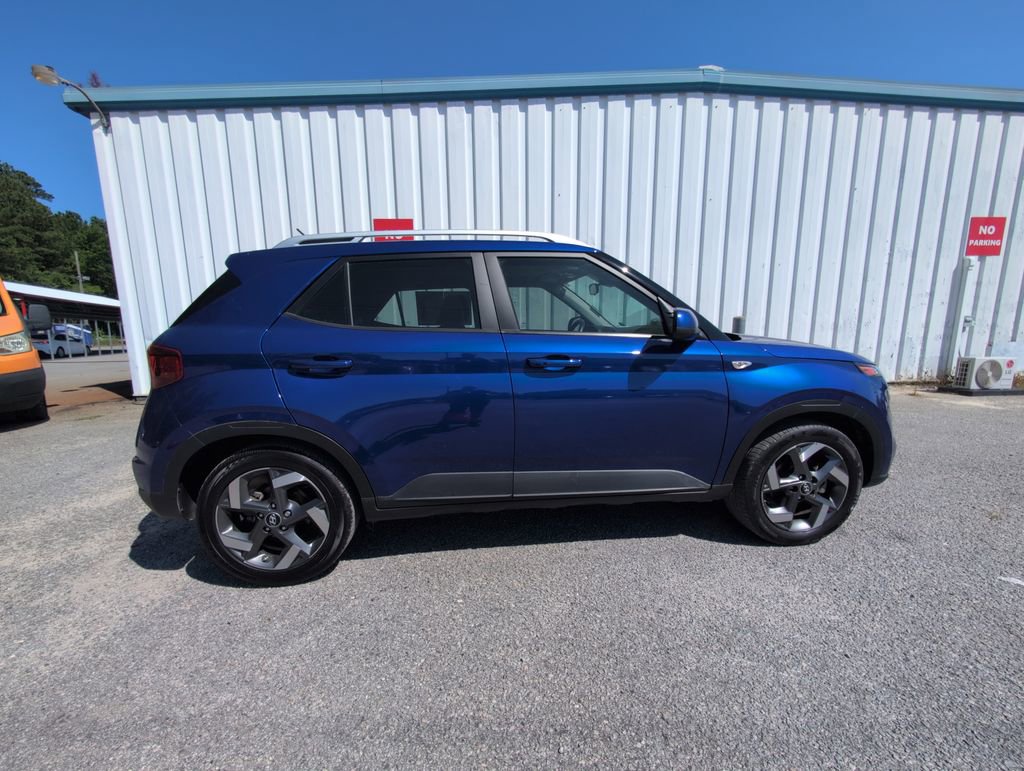 Used 2024 Hyundai Venue Limited FWD image 5