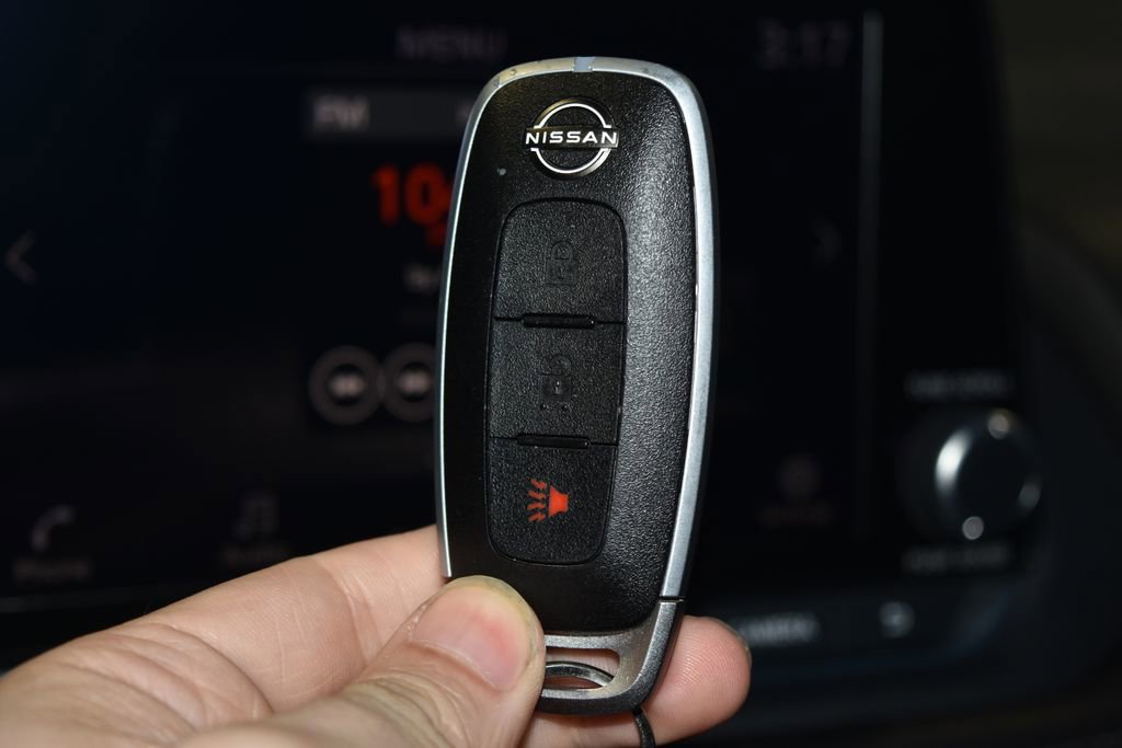 Certified 2025 Nissan Rogue S image 15