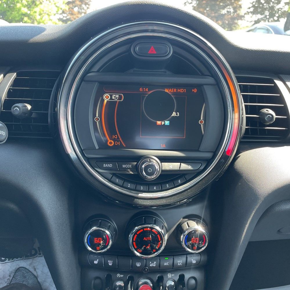 Used 2017 MINI Cooper 4-Door Hardtop FWD image 5