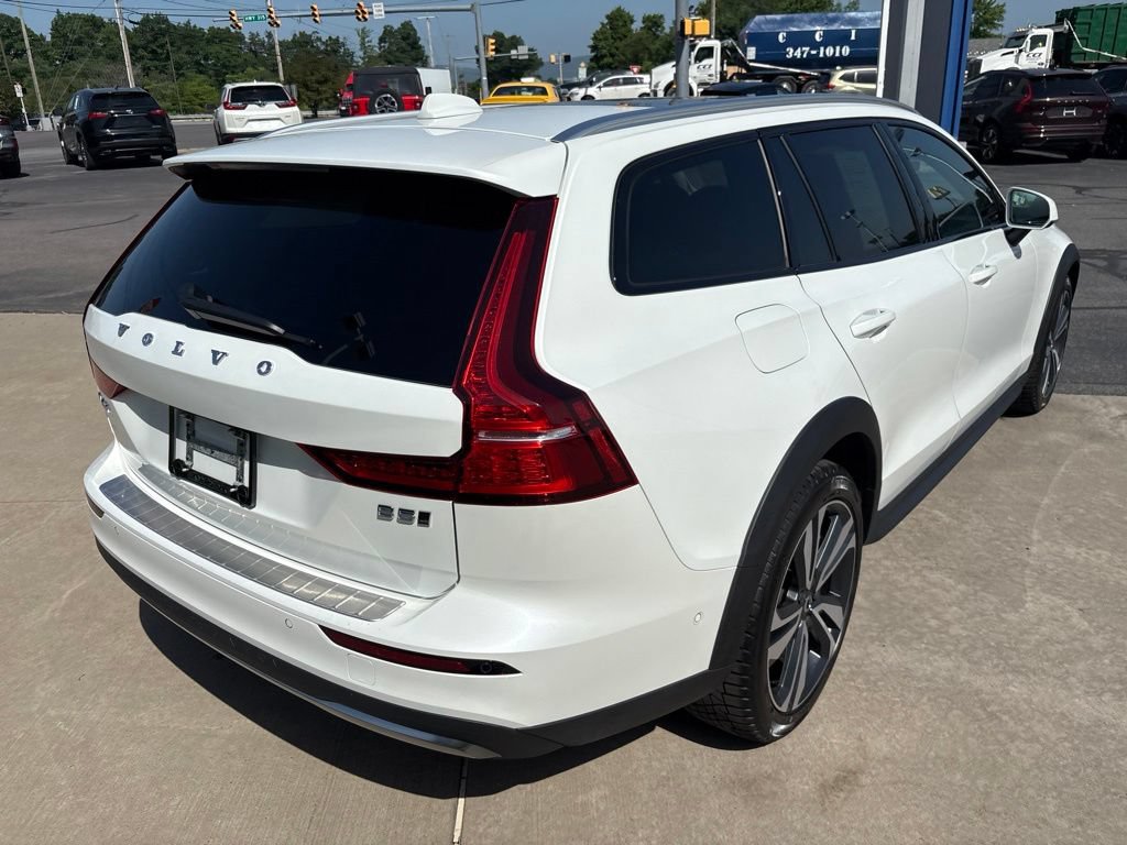 Certified 2024 Volvo V60 B5 Cross Country Plus w/ Protection Package Premier AWD/4WD image 6
