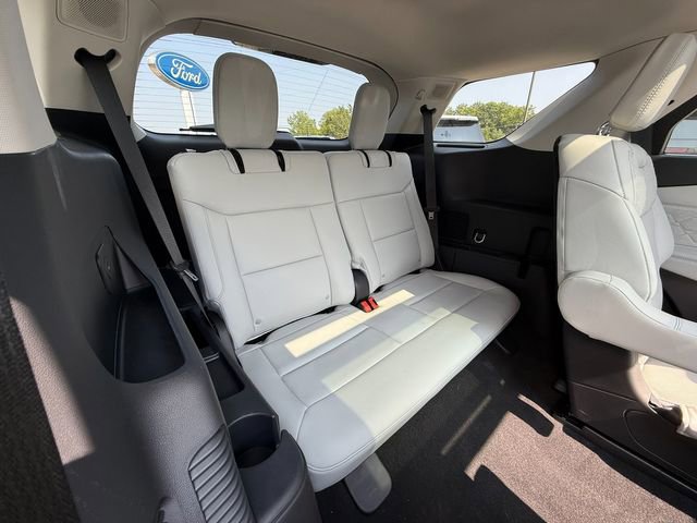 Used 2025 Ford Explorer Platinum w/ Ultimate Package image 12