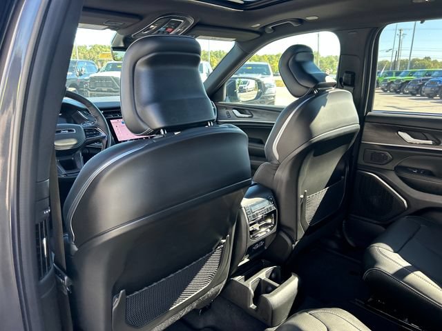 New 2025 Jeep Grand Cherokee L Overland w/ Advanced Protech Group III AWD/4WD image 40