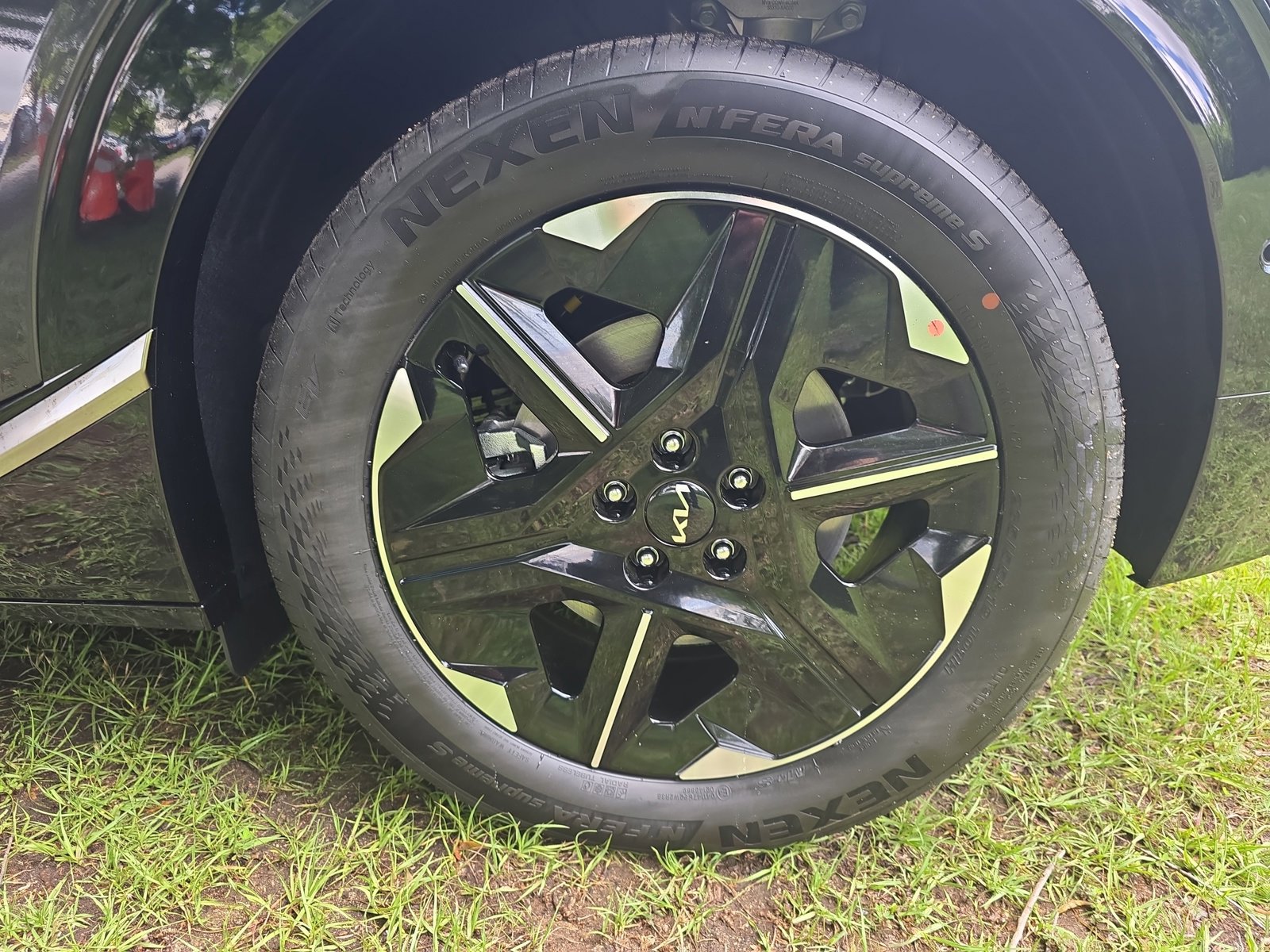 New 2025 Kia EV6 Wind image 32