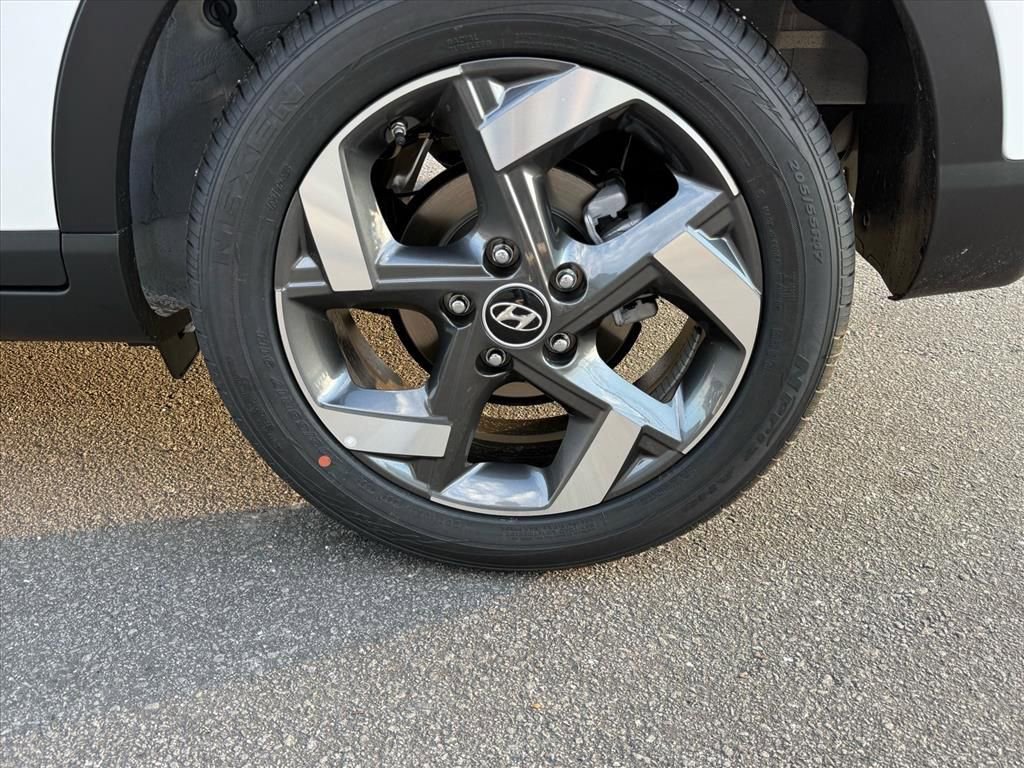 Used 2026 Hyundai Venue SEL image 13