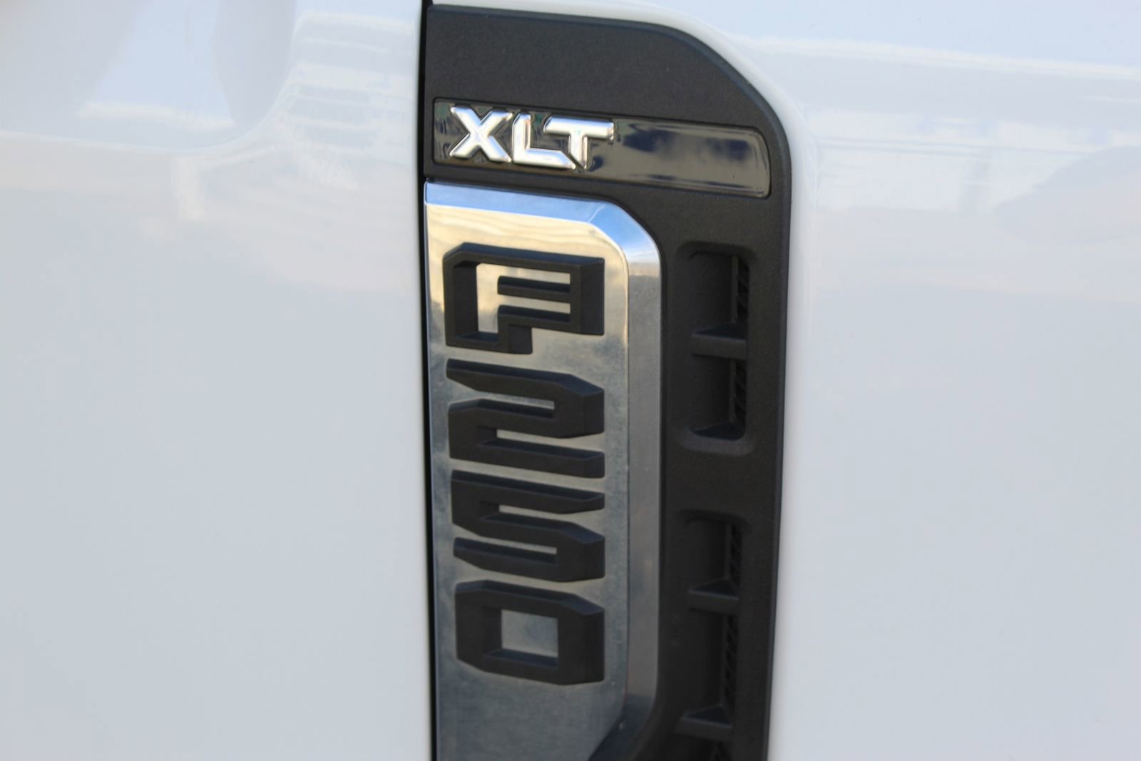 Used 2023 Ford F250 XLT w/ FX4 Off-Road Package image 10