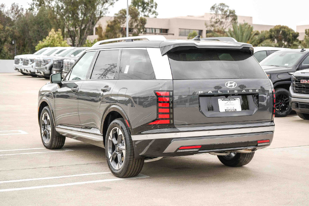 New 2026 Hyundai Palisade Limited FWD image 8