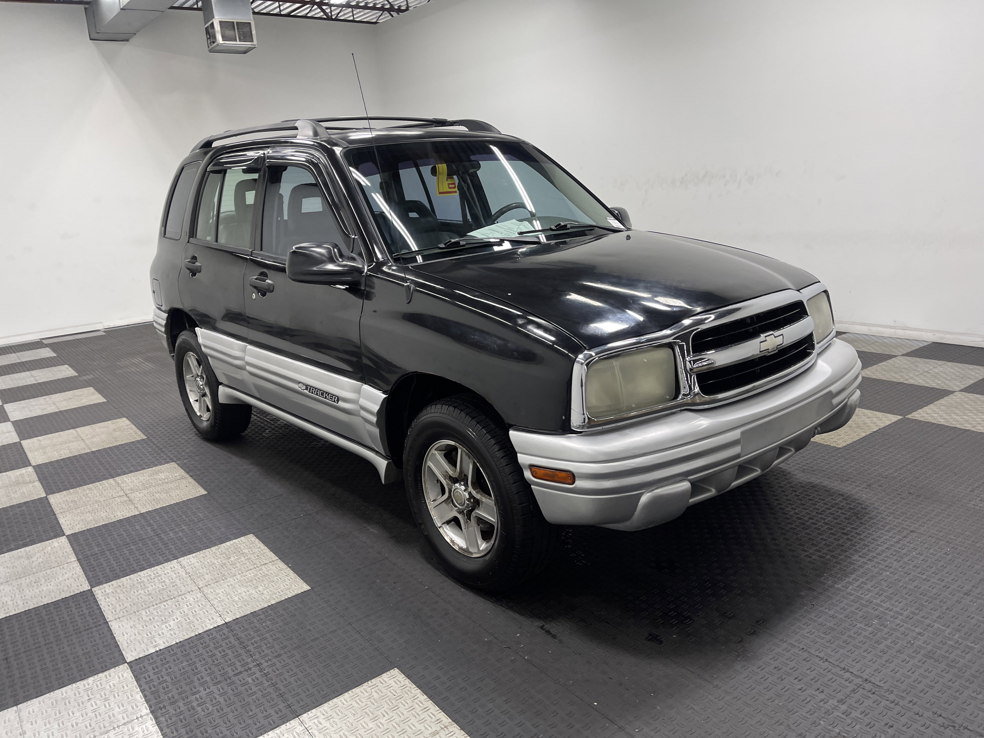 Used 2002 Chevrolet Tracker LT image 6