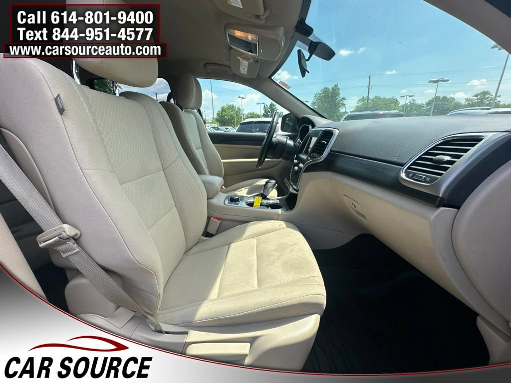 Used 2021 Jeep Grand Cherokee Laredo AWD/4WD image 27
