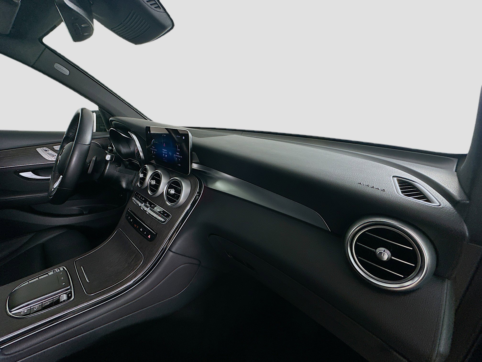 Used 2022 Mercedes-Benz GLC 300 4MATIC w/ Multimedia Package Lite image 39