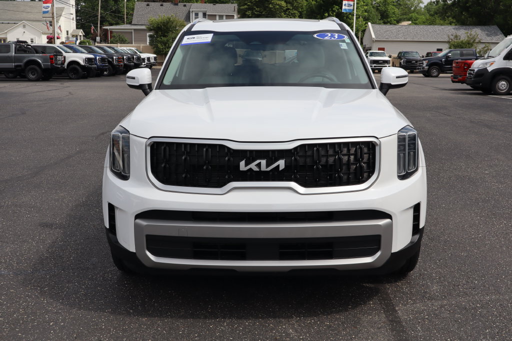 Used 2023 Kia Telluride EX w/ EX Captain's Chair Package AWD/4WD image 13
