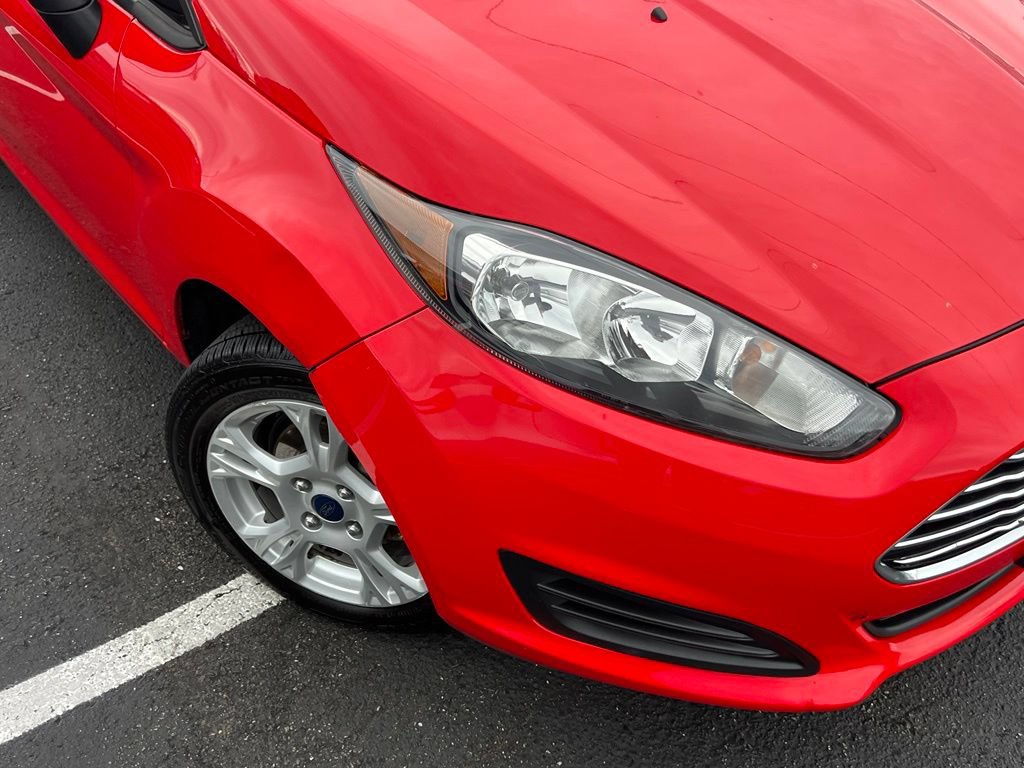 Used 2014 Ford Fiesta SE FWD image 2