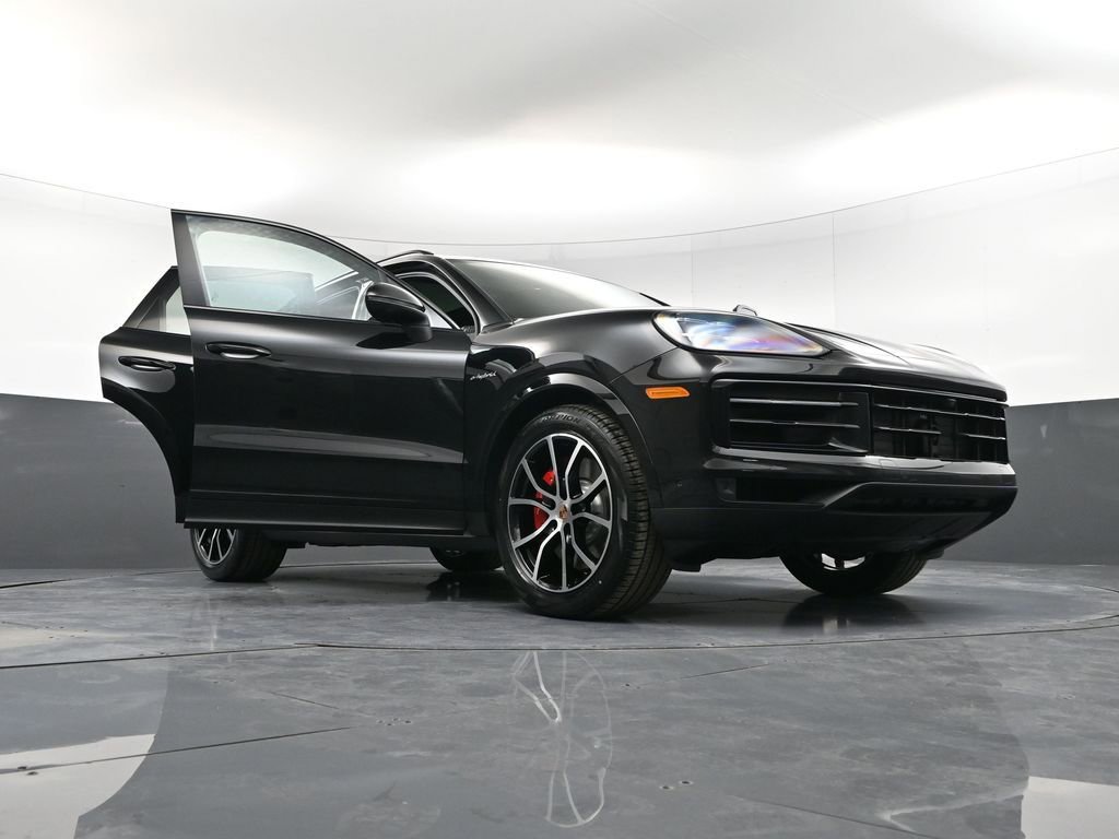 New 2026 Porsche Cayenne S image 38