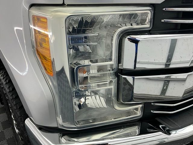 Used 2017 Ford F250 Lariat w/ Chrome Package image 24