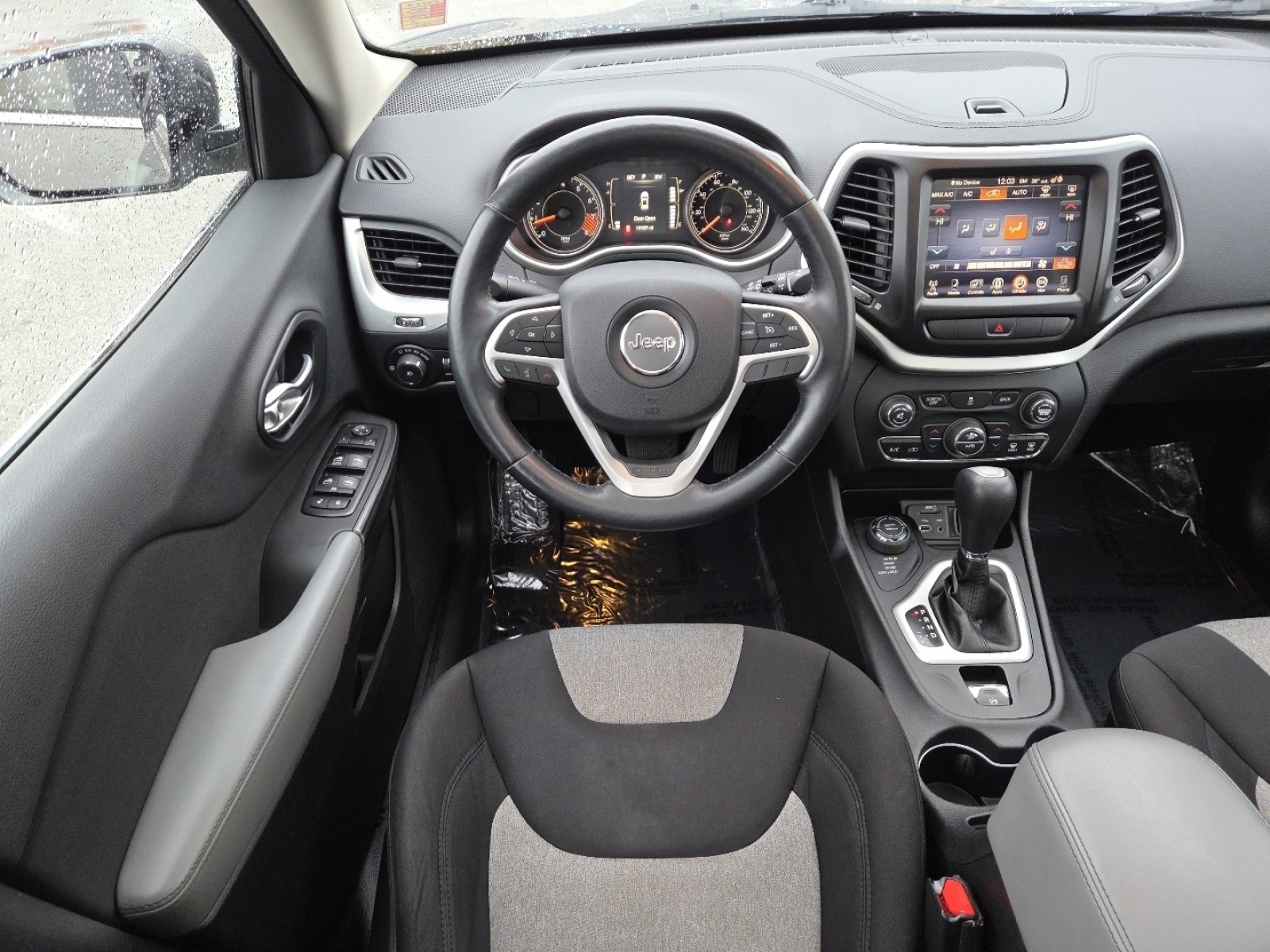 Used 2014 Jeep Cherokee Latitude w/ Comfort/Convenience Group image 25