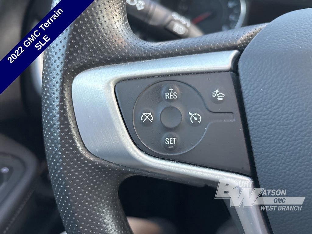 Used 2022 GMC Terrain SLE w/ Driver Convenience Package image 4
