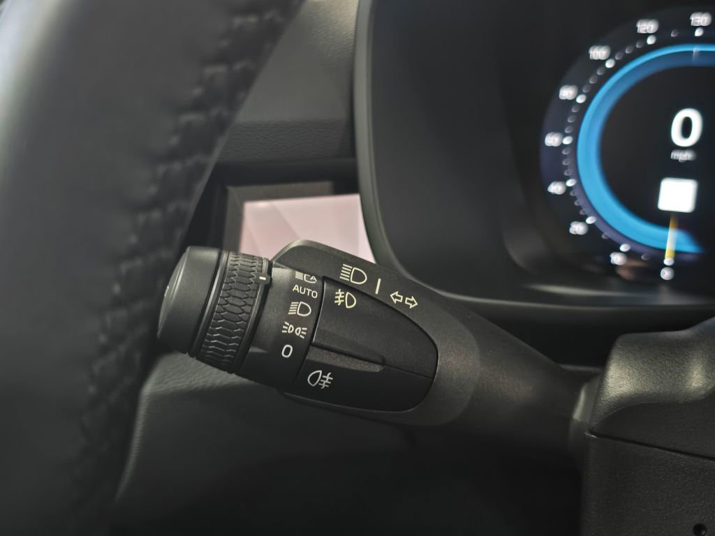 Certified 2023 Volvo C40 P8 Recharge Ultimate w/ Protection Package Premier AWD/4WD image 37