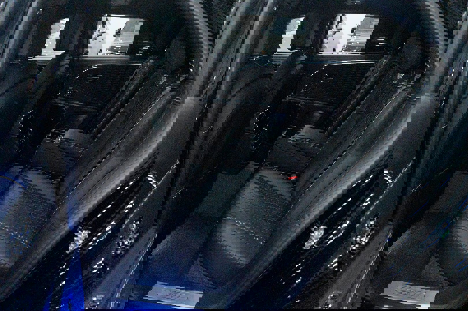 Used 2021 Bentley Flying Spur V8 image 33