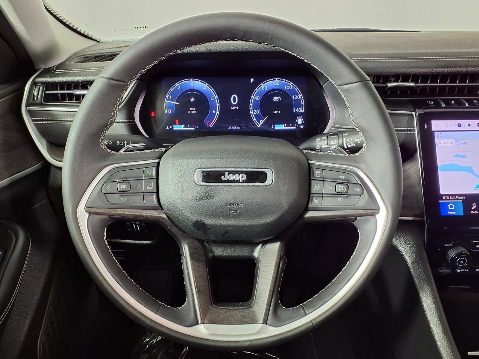 Used 2024 Jeep Grand Cherokee Limited AWD/4WD image 26
