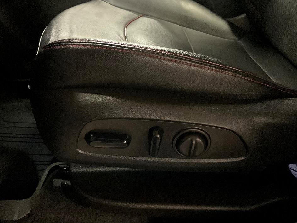 Used 2024 Chevrolet Equinox RS w/ RS Leather Package image 18