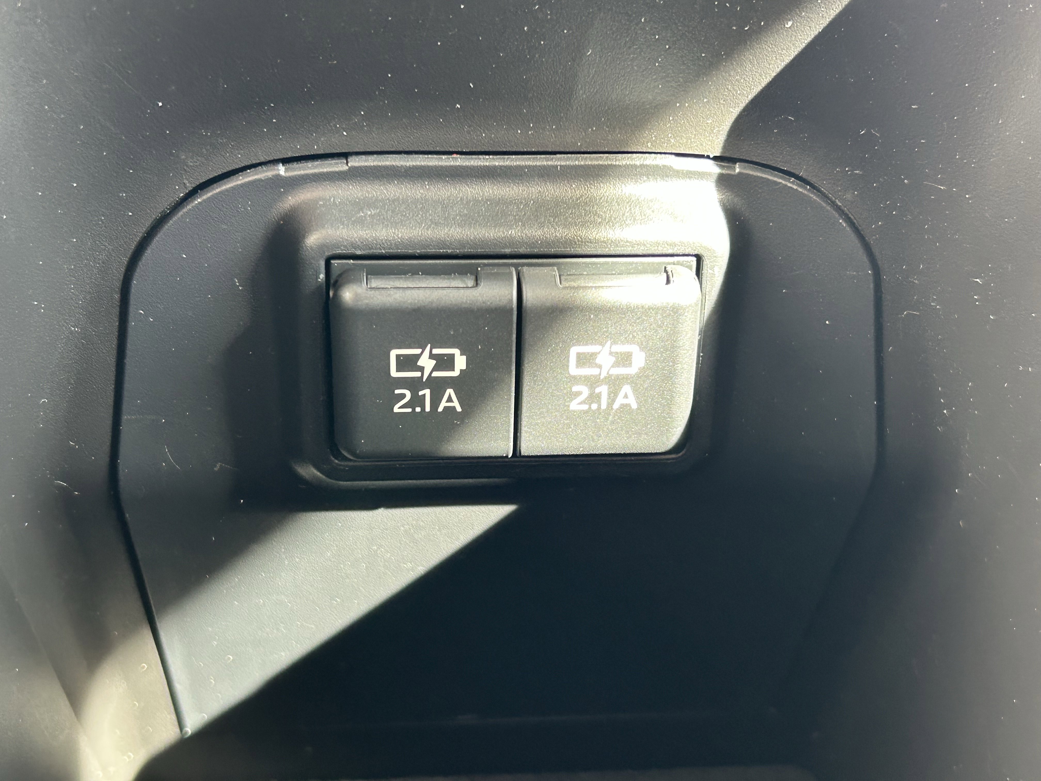 Used 2019 Toyota RAV4 Limited AWD/4WD image 35
