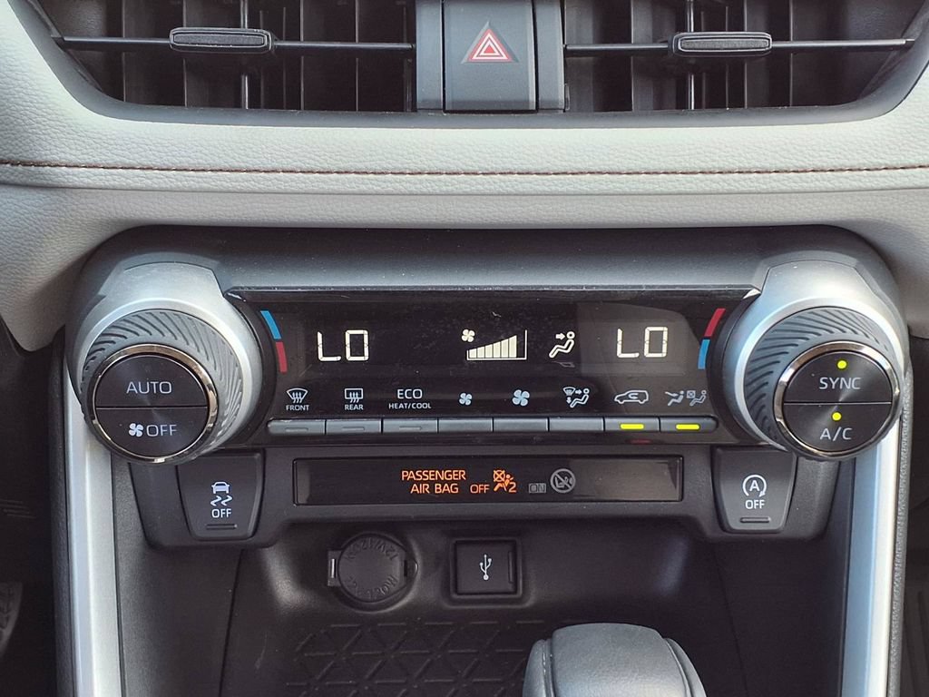Used 2022 Toyota RAV4 XLE w/ Convenience Package FWD image 24