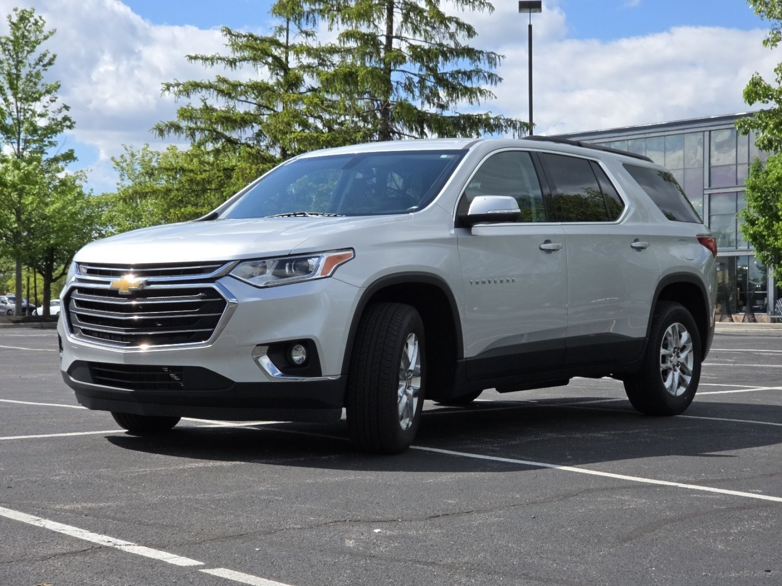 Used 2021 Chevrolet Traverse LT FWD image 15