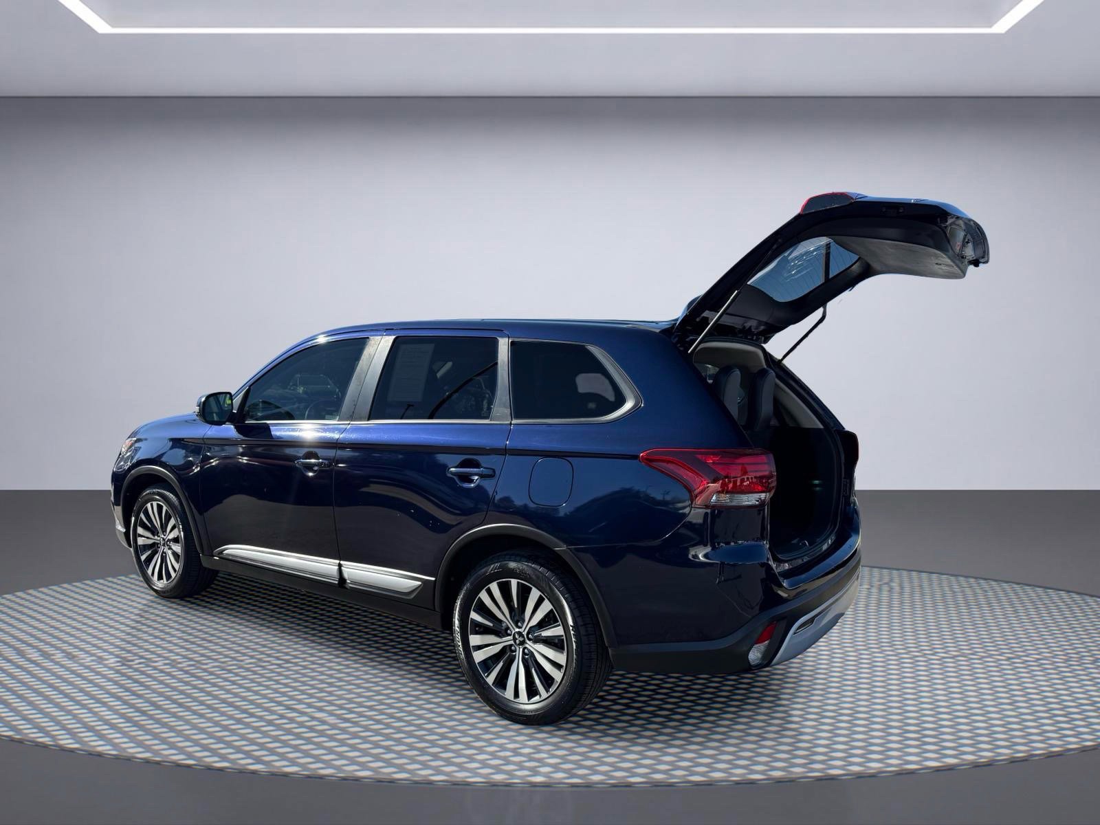 Used 2020 Mitsubishi Outlander SE FWD image 6