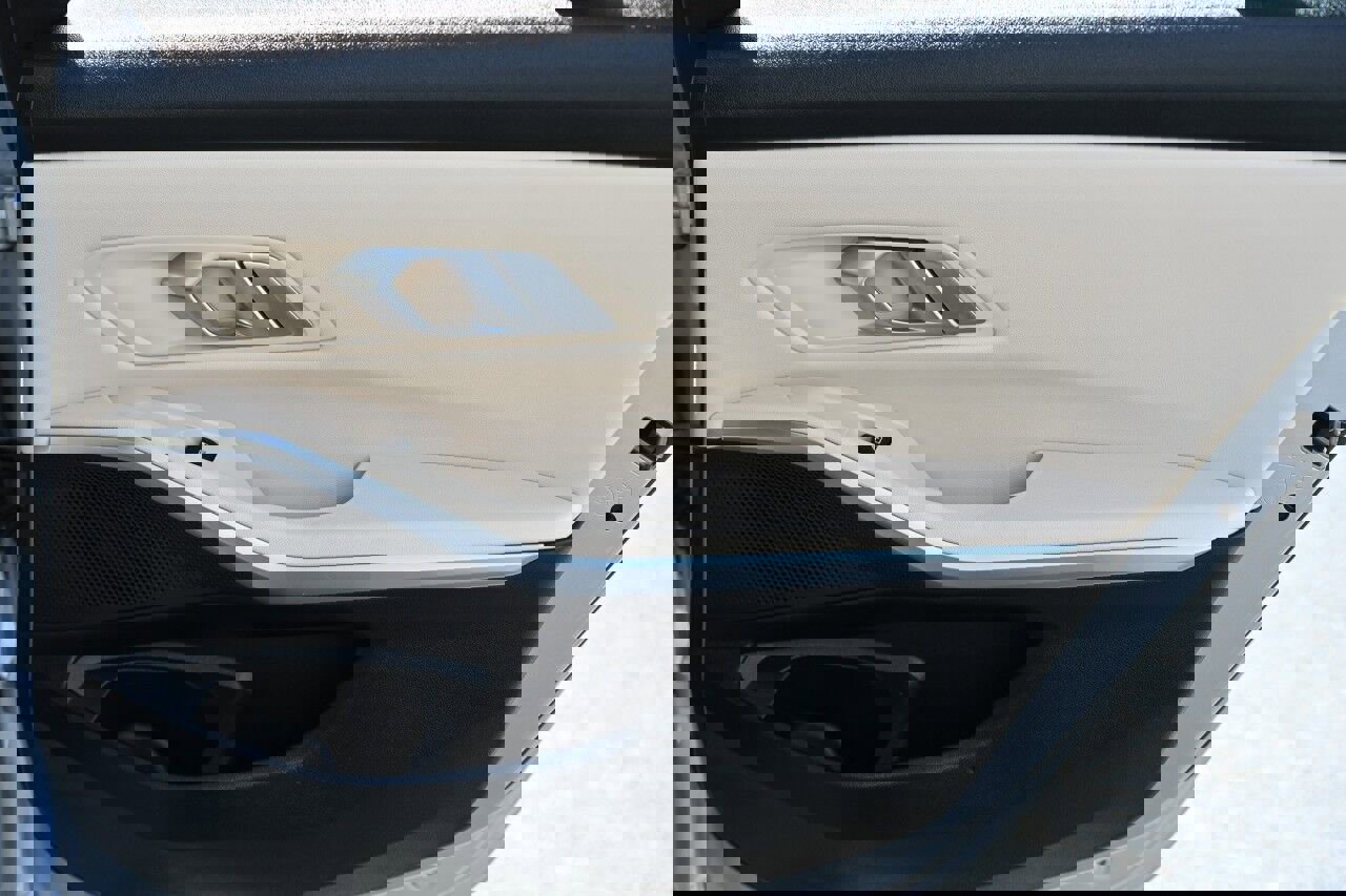 Used 2019 BMW 330i Sedan image 15