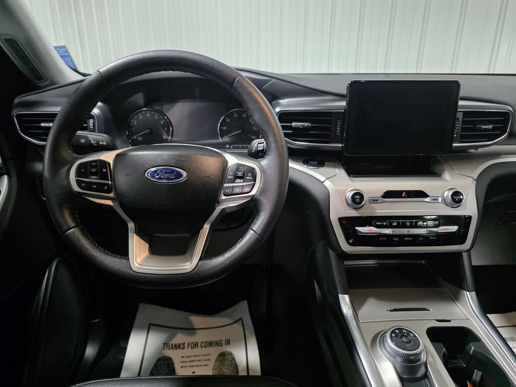 Used 2024 Ford Explorer XLT w/ Equipment Group 202A AWD/4WD image 8